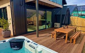Remarkable View With Outdoor Hot Tub